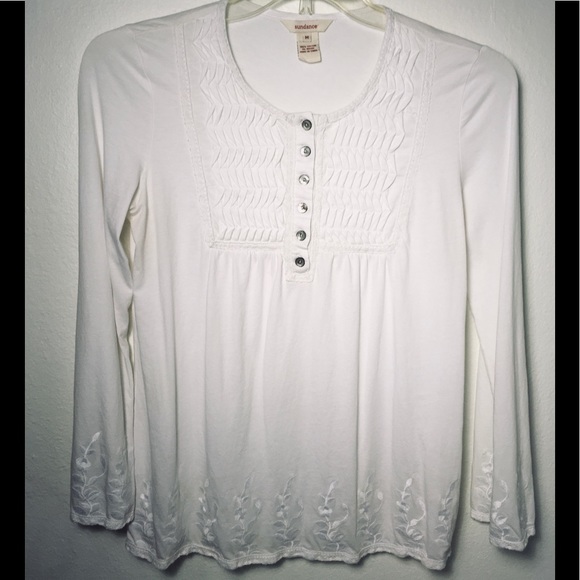 Sundance Tops - 🌻SUNDANCE WHITE EMBROIDERY LACE & PINTUCKED TOP